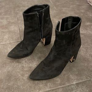 Sam Edelman Black Suede Hilty Booties Sz 7.5